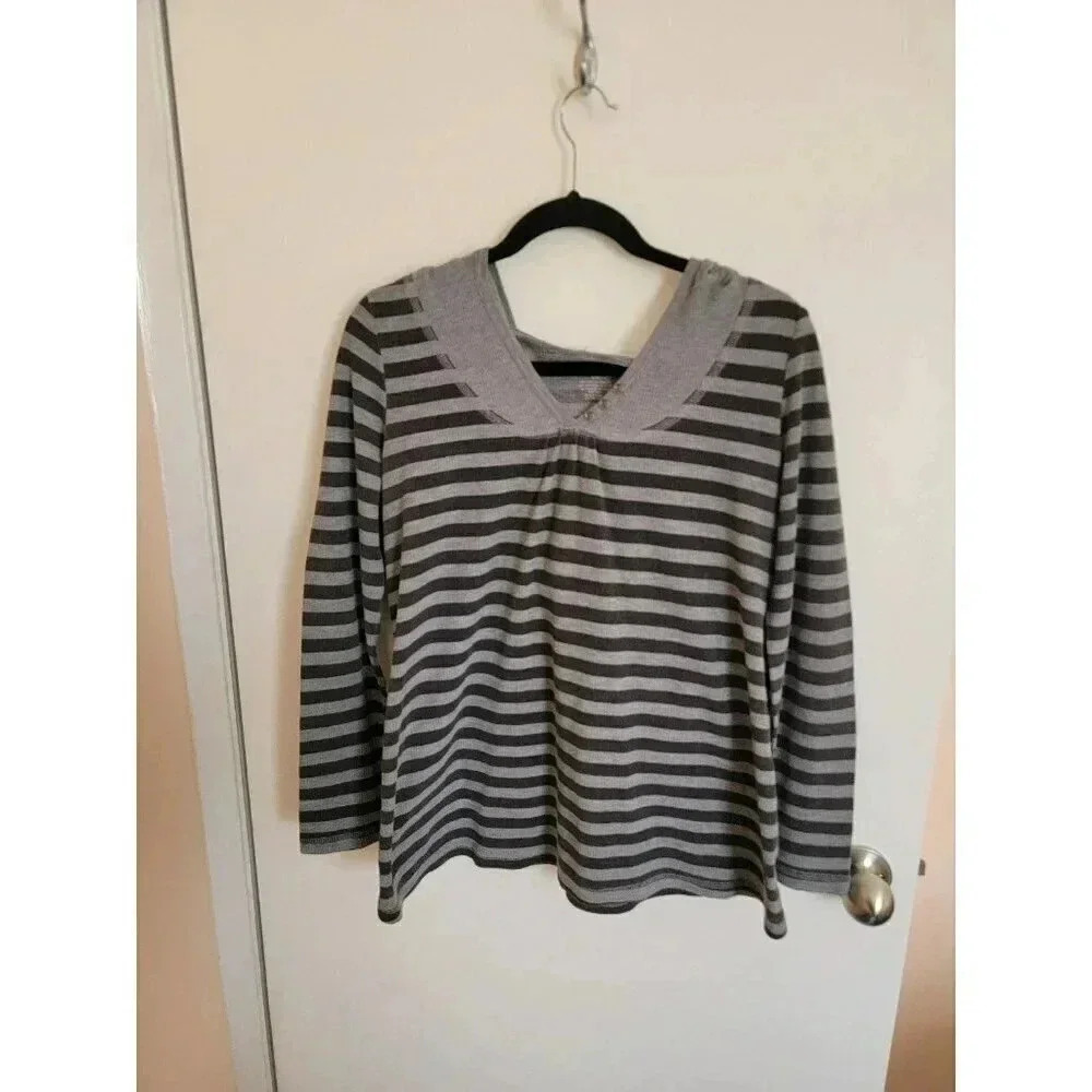 Duo Maternity blouse Medium/Large maternity Shirt stripes y2k hooded fall